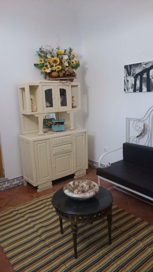Casa Vitoria Guest House เอโวรา ภายนอก รูปภาพ