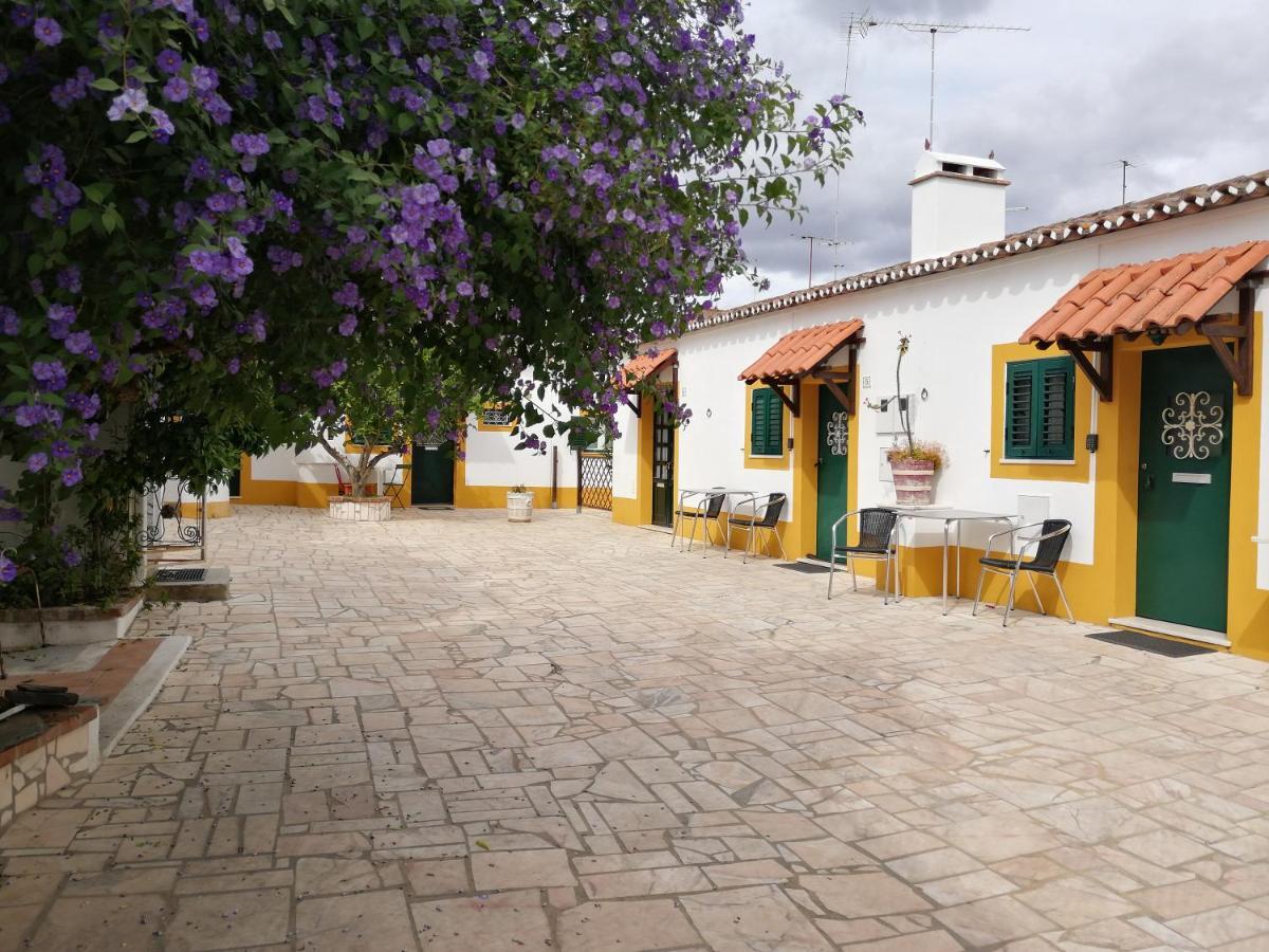Casa Vitoria Guest House เอโวรา ภายนอก รูปภาพ